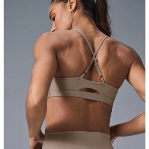 Alo Yoga Airlift Intrigue Sports Bra Gravel Tan Large